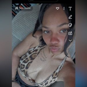 Meet your Posher, Sarina